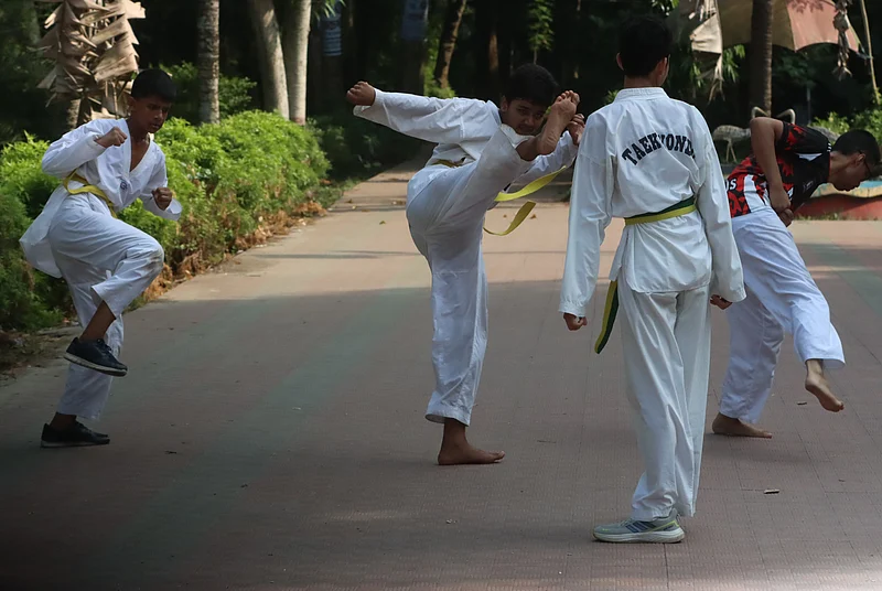 prothomalo-bangla_2026-08-22_6yp9f6da_3.-Rangpur-Taekwondo-practice